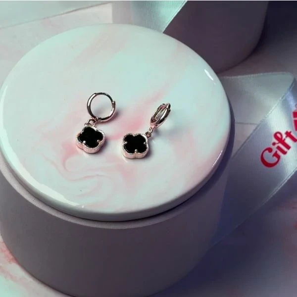 Yellow Gold Earrings Van Cleef Drop Shape - Black
